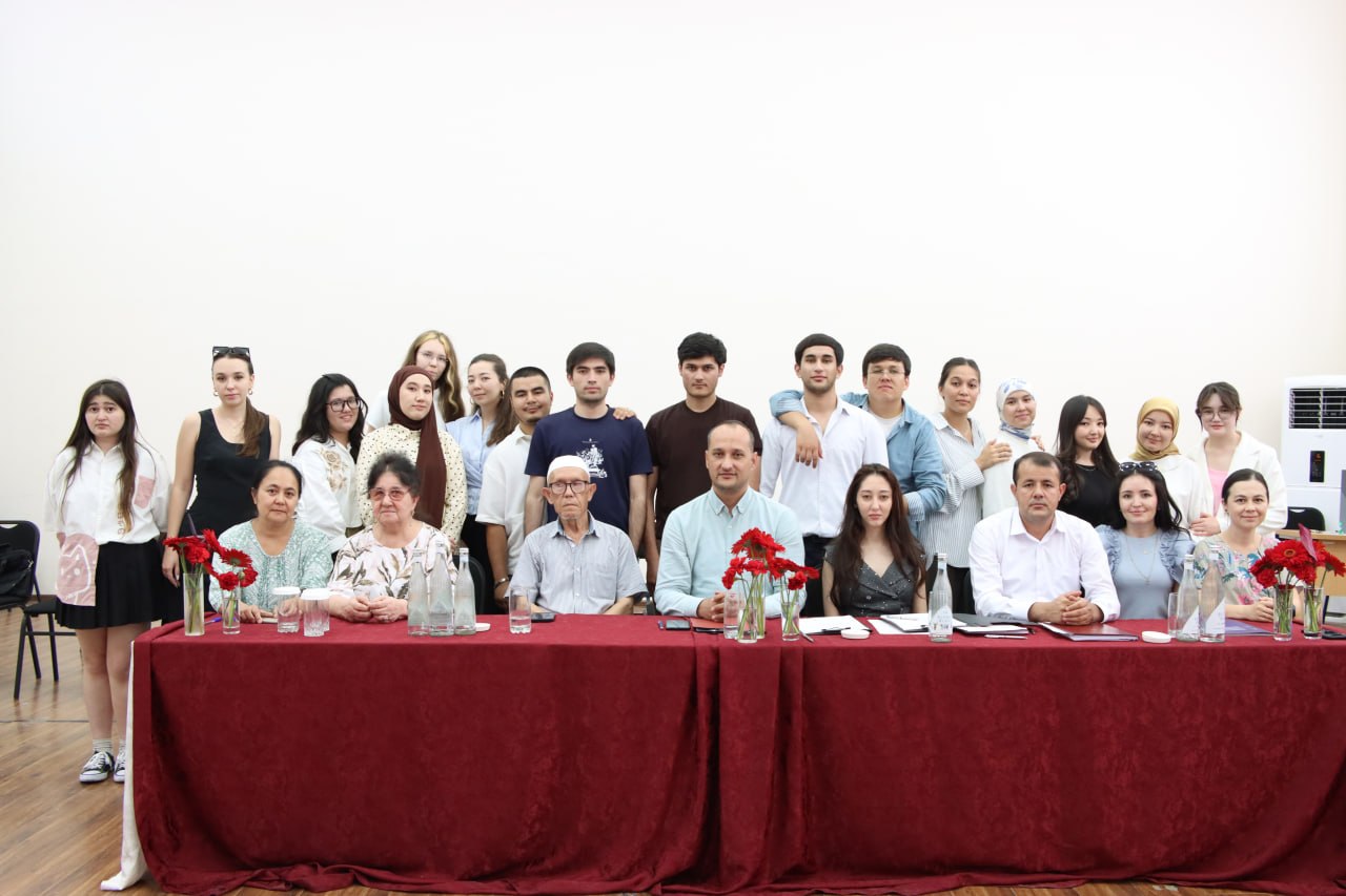 The defense of graduation qualification projects of the 2025–2026 academic year graduates continues at the Kamoliddin Behzod National Institute of Art and Design.