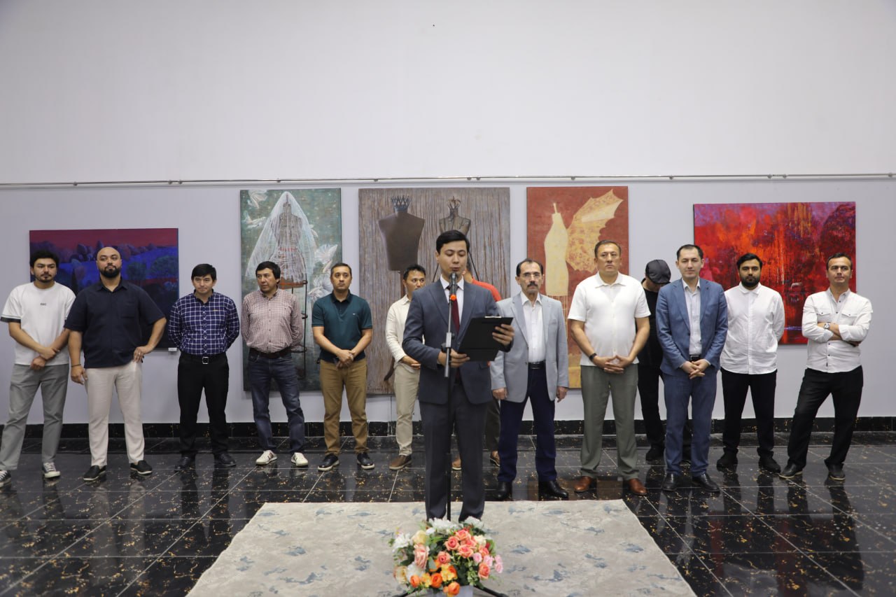 Kamoliddin Behzod nomidagi Milliy rassomlik va dizayn instituti professori Akmal Ikramjanov rahbarligida "Moviyga parvoz" ijodiy guruhining ko‘rgazmasi o‘tkazilmoqda!