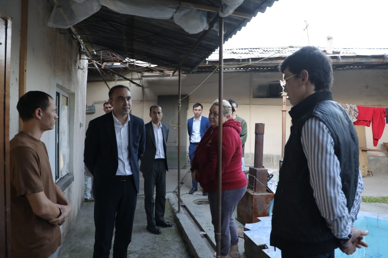 Omonulla Salikhov, rector of the Kamoliddin Behzod National Institute of Art and Design, together with responsible staff, visited the rented apartments where the institute's students live!
