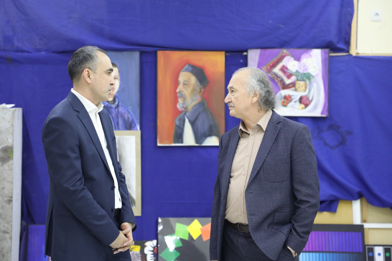 Kamoliddin Behzod nomidagi Milliy rassomlik va dizayn institutida talabalarning mutaxassislik fanlaridan yakuniy ko‘rik nazoratlari  davom etmoqda!