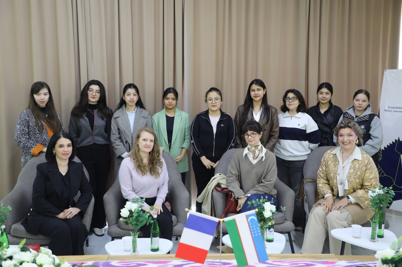 A meeting with foreign experts was organized at the Kamoliddin Behzod National Institute of Art and Design to provide our students with information about study opportunities and grants available in France!