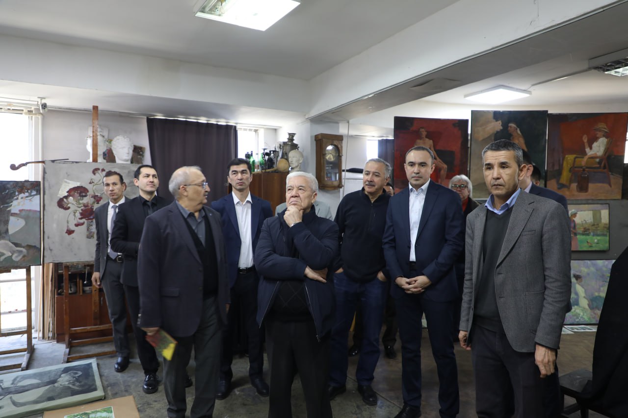 卡莫利丁·贝赫佐德国立艺术与设计学院学生的专业期末考试已经开始！