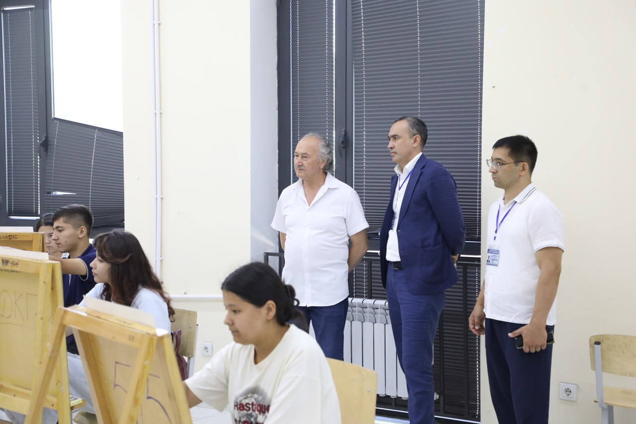 Kamoliddin Behzod nomidagi Milliy rassomlik va dizayn institutida 2026–2027-o‘quv yili qabuli doirasida kasbiy (ijodiy) imtihonlar belgilangan tartib asosida davom etmoqda.